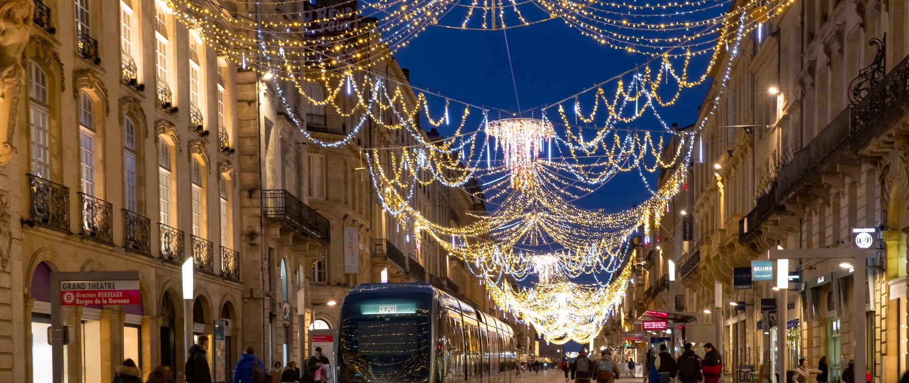 Fénybe öltöztetett városközpont